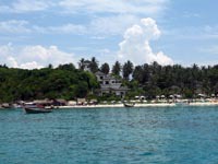 The boats arrive at the beautiful, enclosed Patok Bay