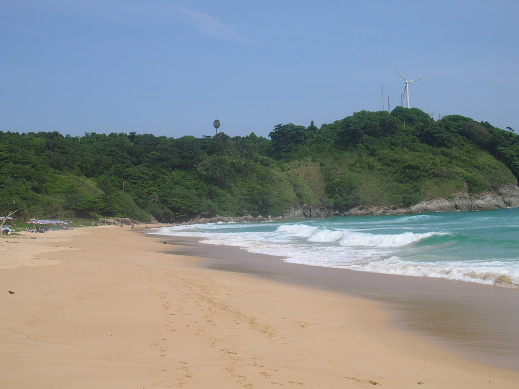 Nai harn beach