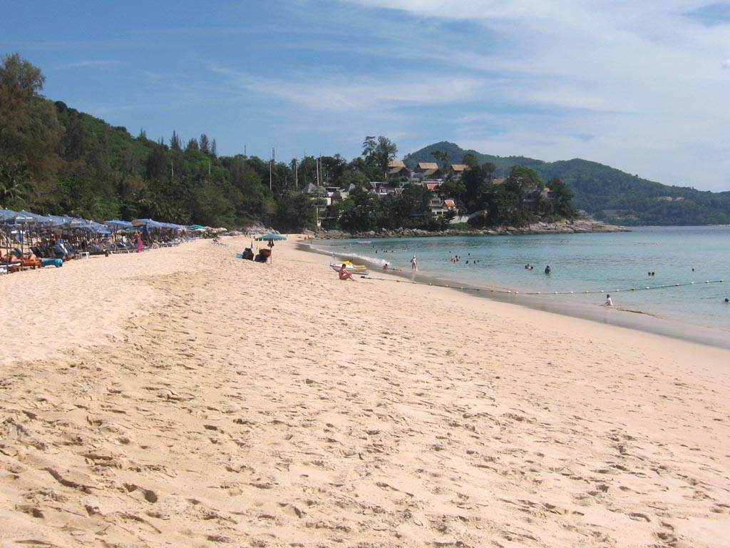 Пляж сурин. Сурин Бич. Сурин на Пхукете. Surin Beach Phuket. Сурин Бич пляж в Пхукете.